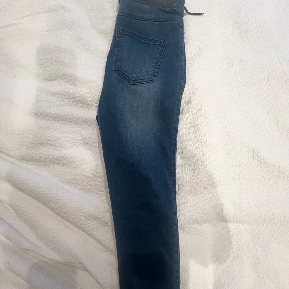 BRAND NEW FITJEANS